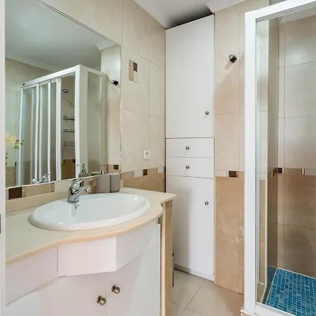 Great Centre, Walk To Beach! Rdr421